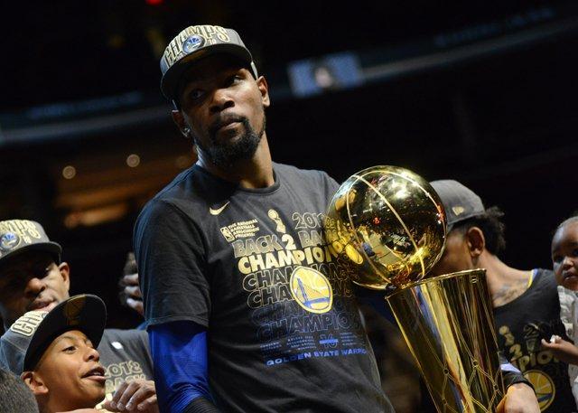 活塞大胜 活塞大胜